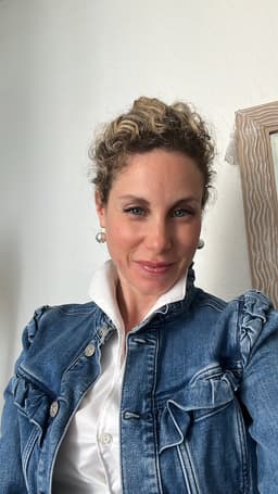 Portrait de Sandra Bondon, psychopraticienne, business coach et hypnothérapeute